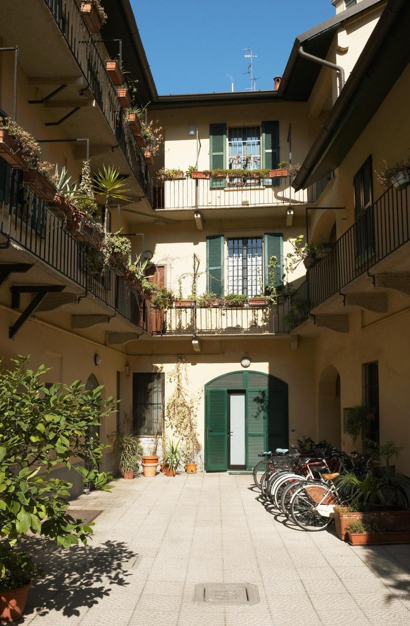 Comecasa Bright Terraced Apartment In Porta Romana Vicino Clinica Mangiagalli Milan Bagian luar foto